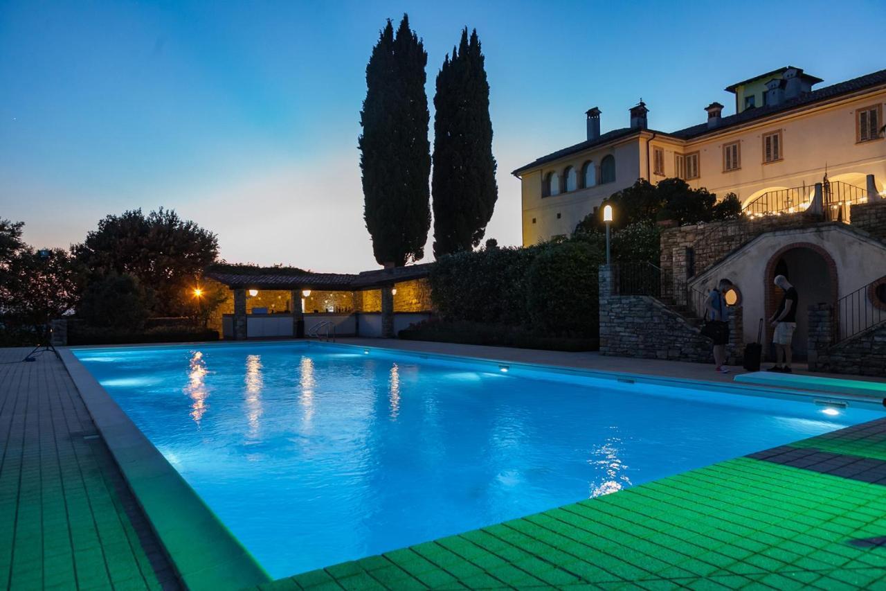 Castello Degli Angeli Hotell Carobbio degli Angeli Eksteriør bilde