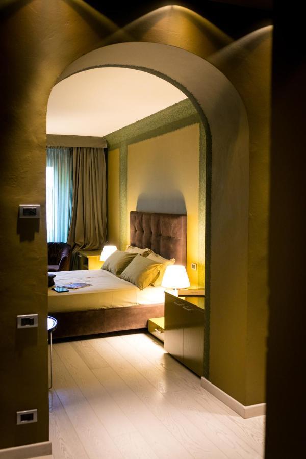 Castello Degli Angeli Hotell Carobbio degli Angeli Eksteriør bilde