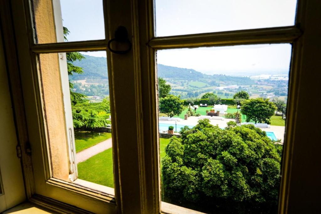Castello Degli Angeli Hotell Carobbio degli Angeli Eksteriør bilde