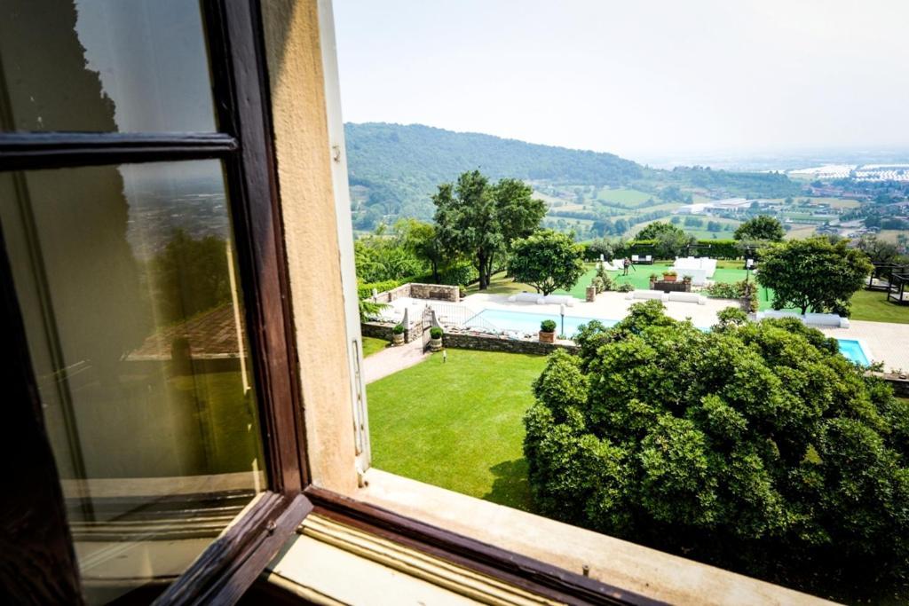 Castello Degli Angeli Hotell Carobbio degli Angeli Eksteriør bilde