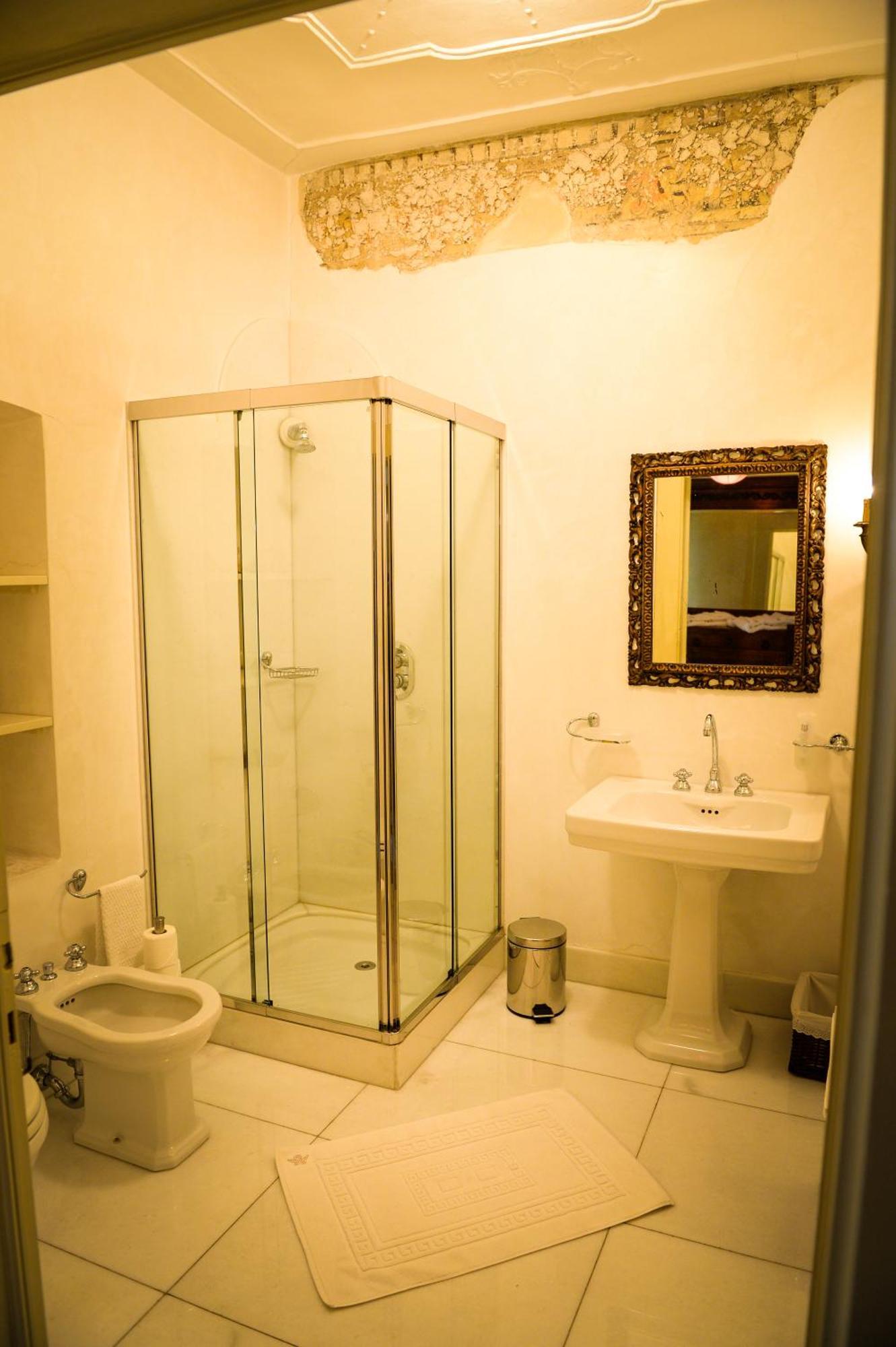 Castello Degli Angeli Hotell Carobbio degli Angeli Eksteriør bilde