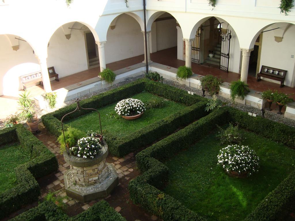 Castello Degli Angeli Hotell Carobbio degli Angeli Rom bilde