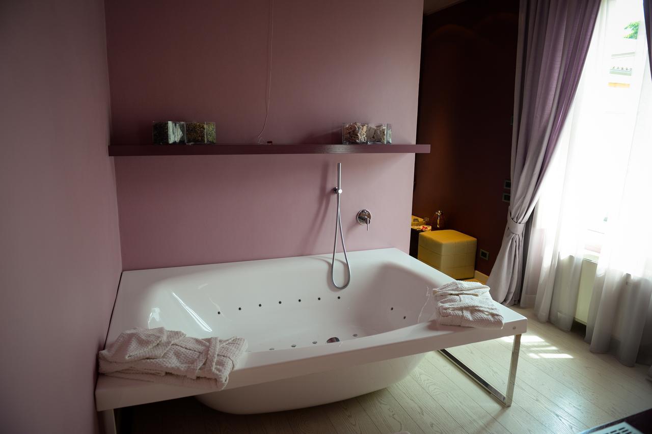 Castello Degli Angeli Hotell Carobbio degli Angeli Eksteriør bilde